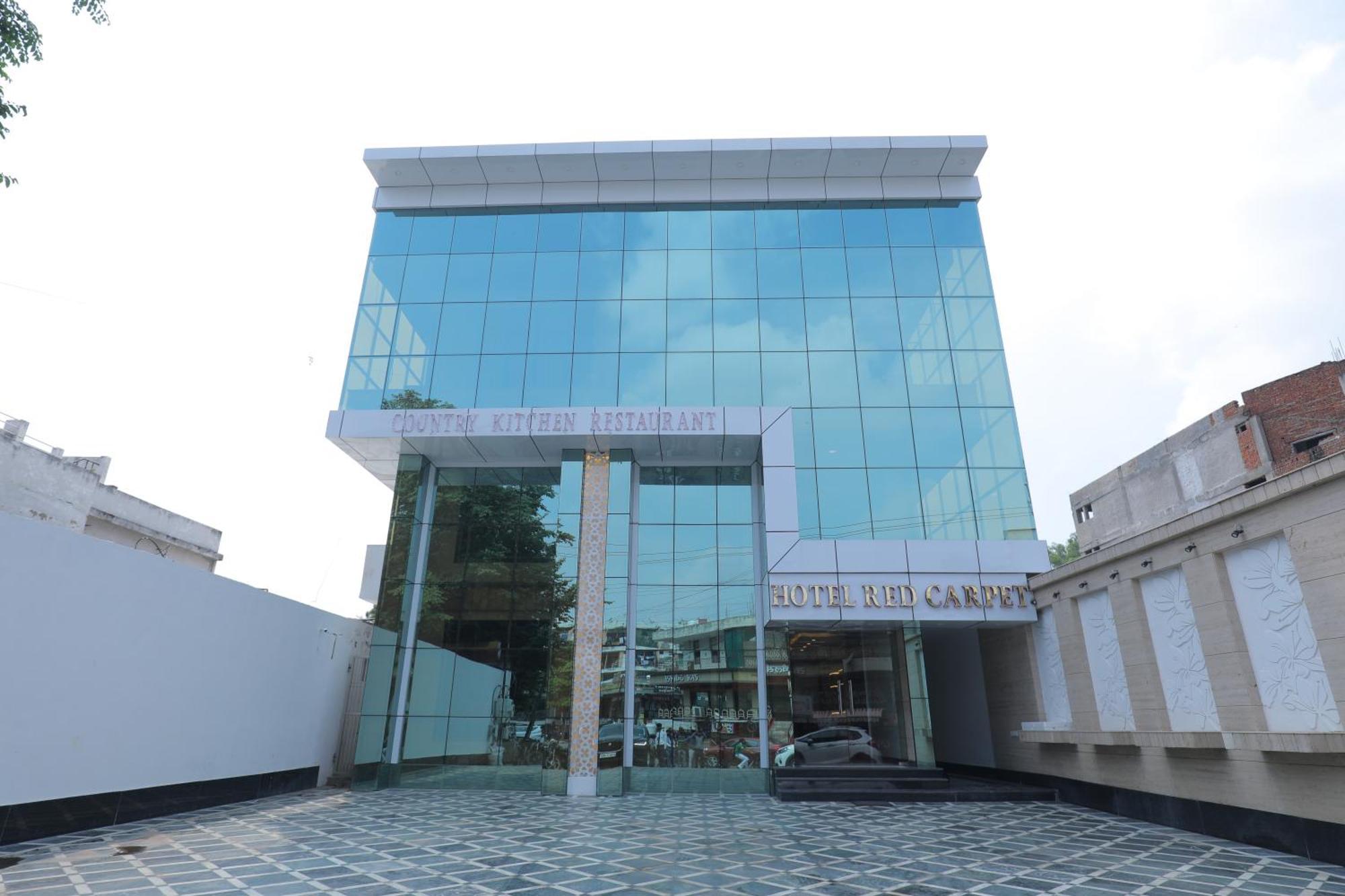 Hotel Red Carpet Tajganj Exterior photo